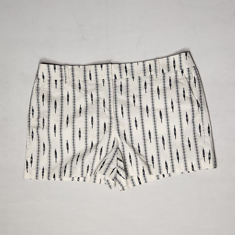 Ann Taylor LOFT Boho Aztec print short